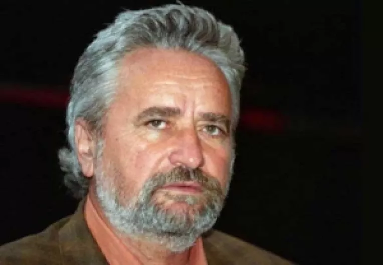 De ziua lui, poetul Lucian Avramescu  a constatat ca Dumnezeu e mai varstnic decat el