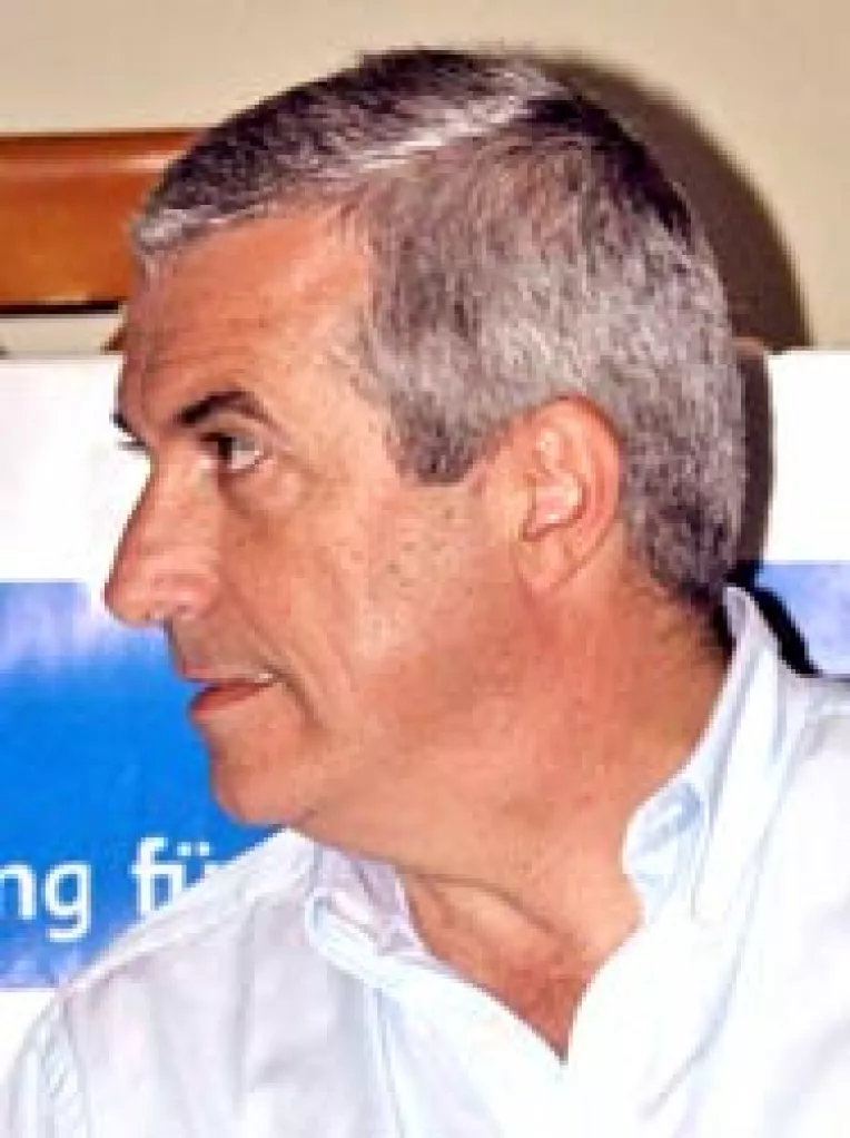 Democratii i-au tras clapa premierului, sub scuza unui comunicat de presa