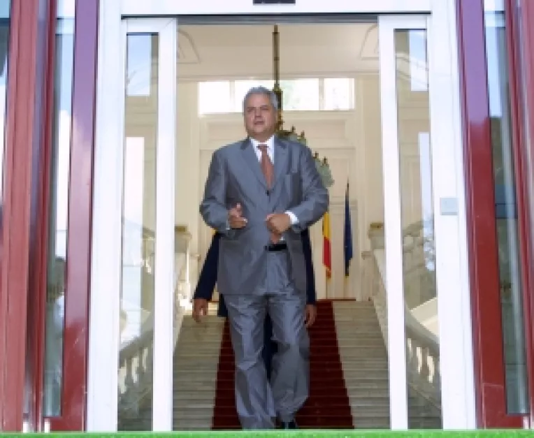 Deputatii juristi recomanda neinceperea urmaririi penale pentru Adrian Nastase