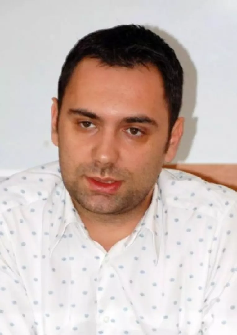 Dima ii returneaza biroul lui Voineagu