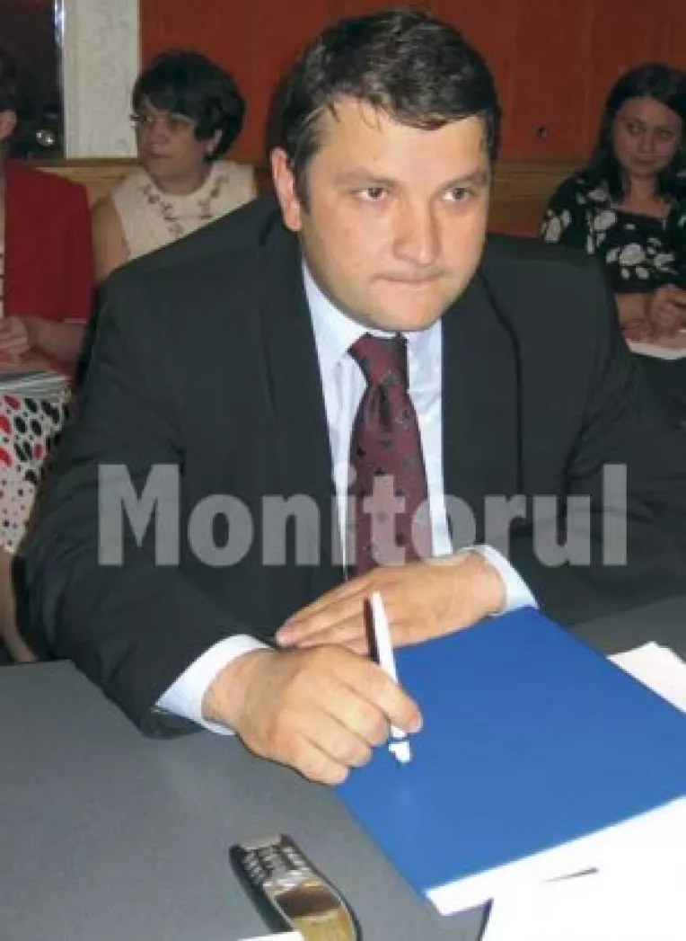 "Din opozitie ne este mult mai usor"