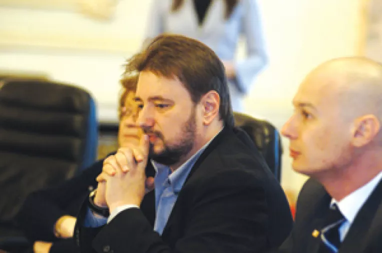 Efectul Basescu - romanii vor sta acasa de Sfantul Andrei,  ocrotitorul Romaniei!
Parvulescu: Nu sunt convins ca partidele vor alegeri in 30 noiembrie