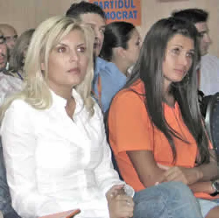 Elena Udrea a avut nevoie de traducator la scoala de Vara a democratilor