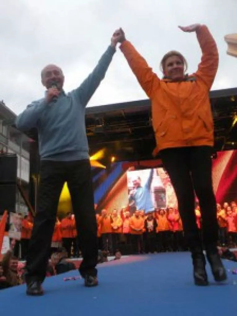 Elena Udrea: Bomba-sexy sau bomba cu ceas pentru Basescu? (2)