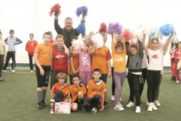 Elevii de la Scoala 33 au avut dezlegare la fotbal