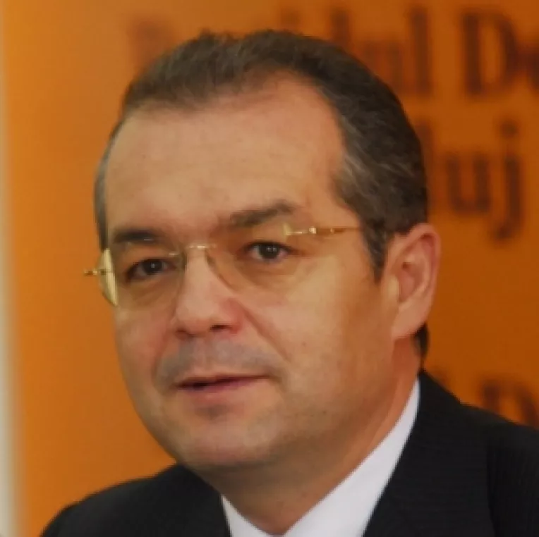 Emil Boc: "PD-L este partidul care ia tara la greu si o duce la bine!"