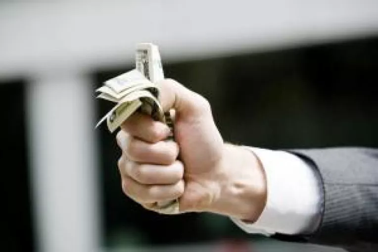 Fiscul ataca  prin surprindere