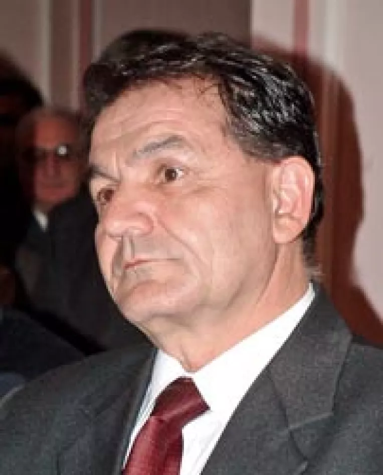 Fostul deputat Giuglea se ocupa cu munca de jos