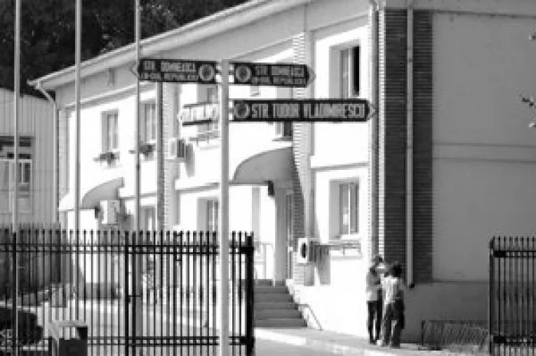 Fruntasi pe tara la someri neindemnizati