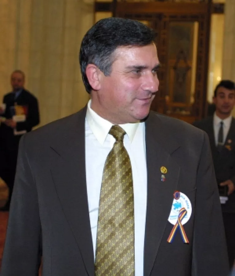 Funar ii vrea in PRM pe fugarii din PNG