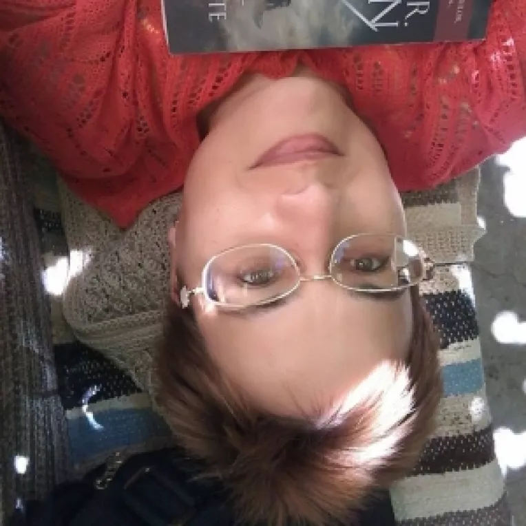 Gandurile Mihaelei Raileanu despre o lume intoarsa cu susul in jos