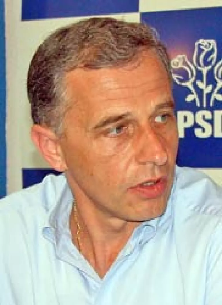 Geoana avertizeaza ca ministrii democrati ar putea parasi cabinetul