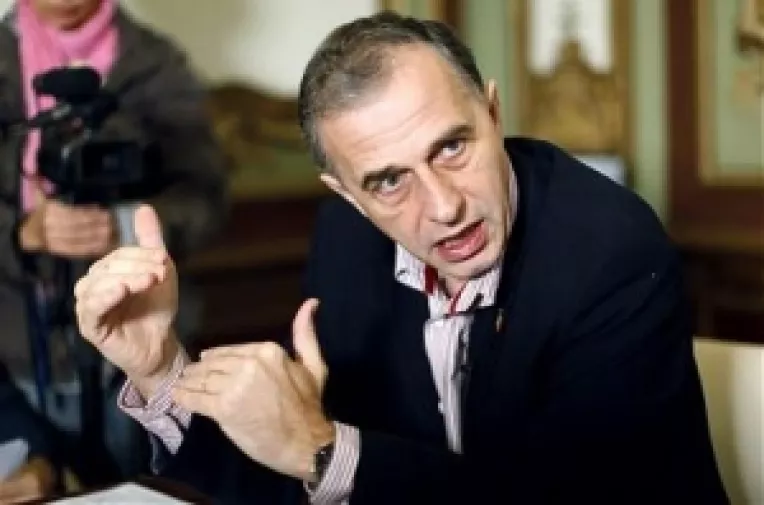 Geoana castiga o noua batalie pentru Senat.