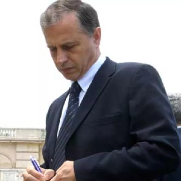 Geoana s-a suparat si a parasit talk-show-ul 
