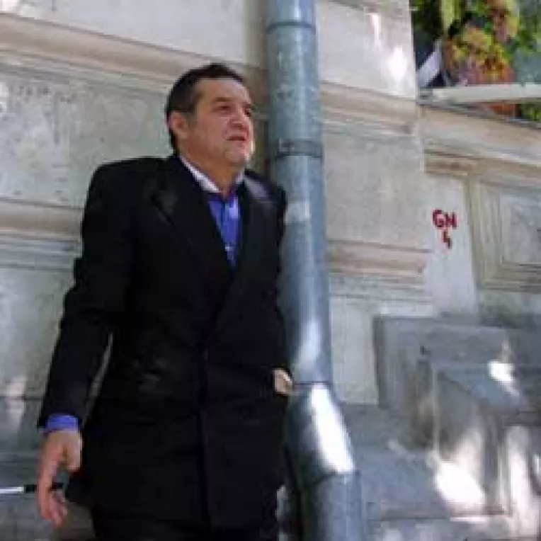 Gigi Becali se crede cel mai tare din parcare