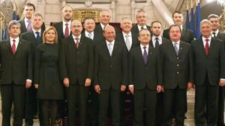 Guvernul Boc supravietuieste motiunii de cenzura