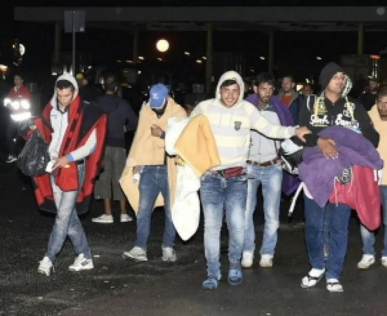 Guvernul roman planuieste sa deschida o tabara de refugiati la Tasnad