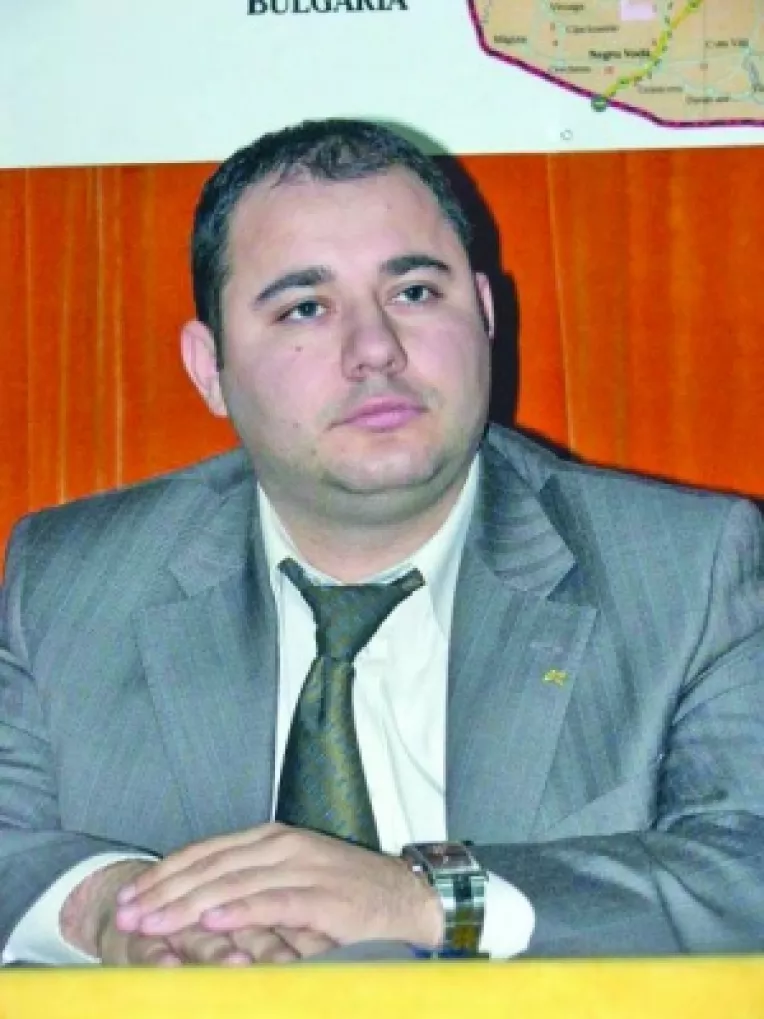 Hutuca si Cadar se decid in urmatoarele zile ce fac mai departe. Sefii de deconcentrate au inceput sa cada de pe scaune pe rand