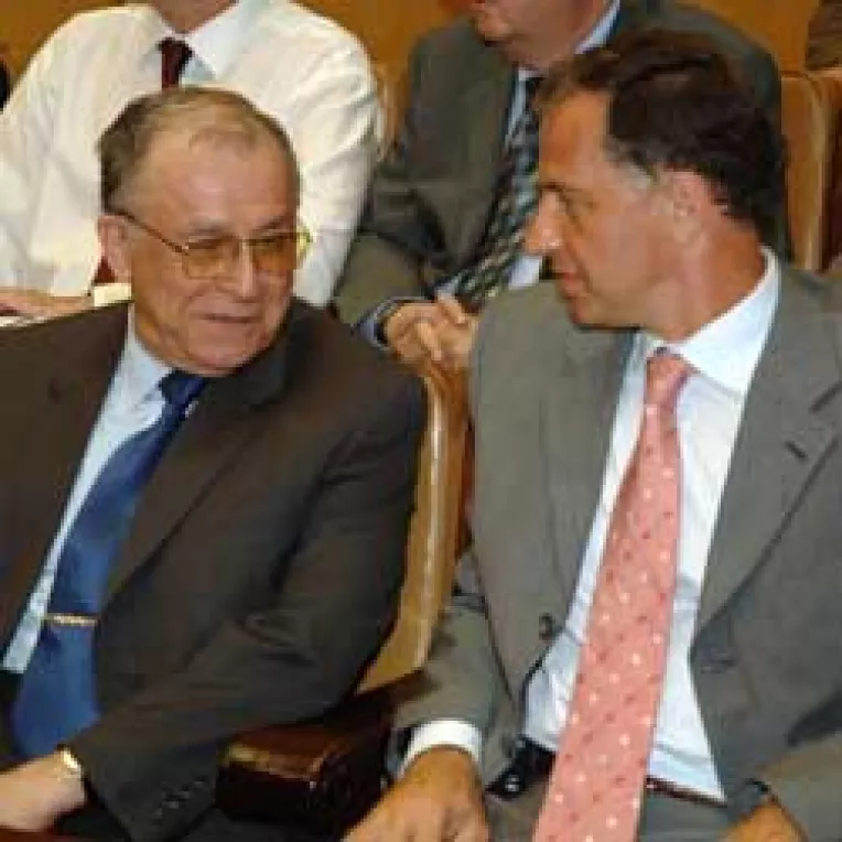 Iliescu: "Atacuri nedemne de un sef de stat"