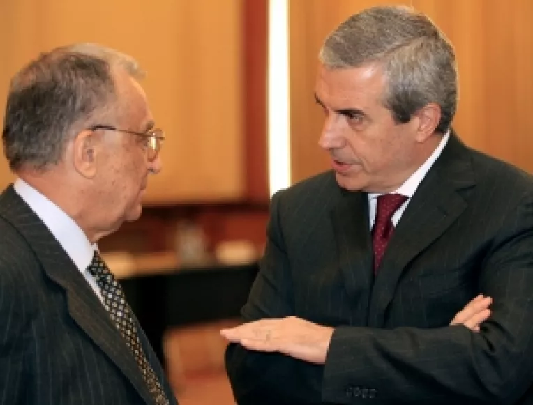 Iliescu exclude o "cuplare" la guvernare a PSD cu PD-L