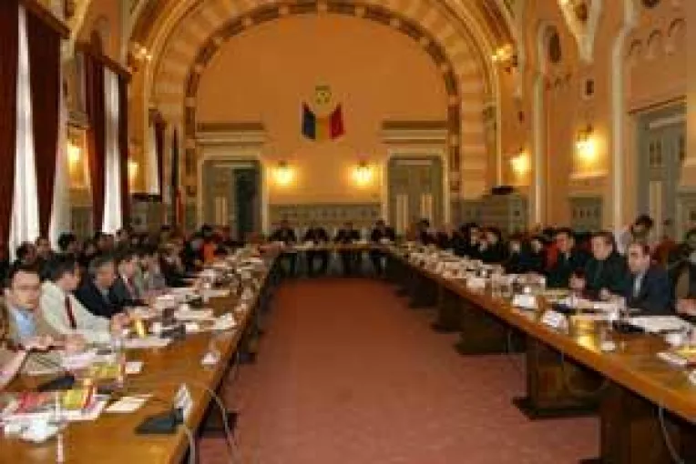 In 2006, 28 din cei 37 de consilieri au plecat in strainatate pe banii statului. CJ Dolj - agentie de turism