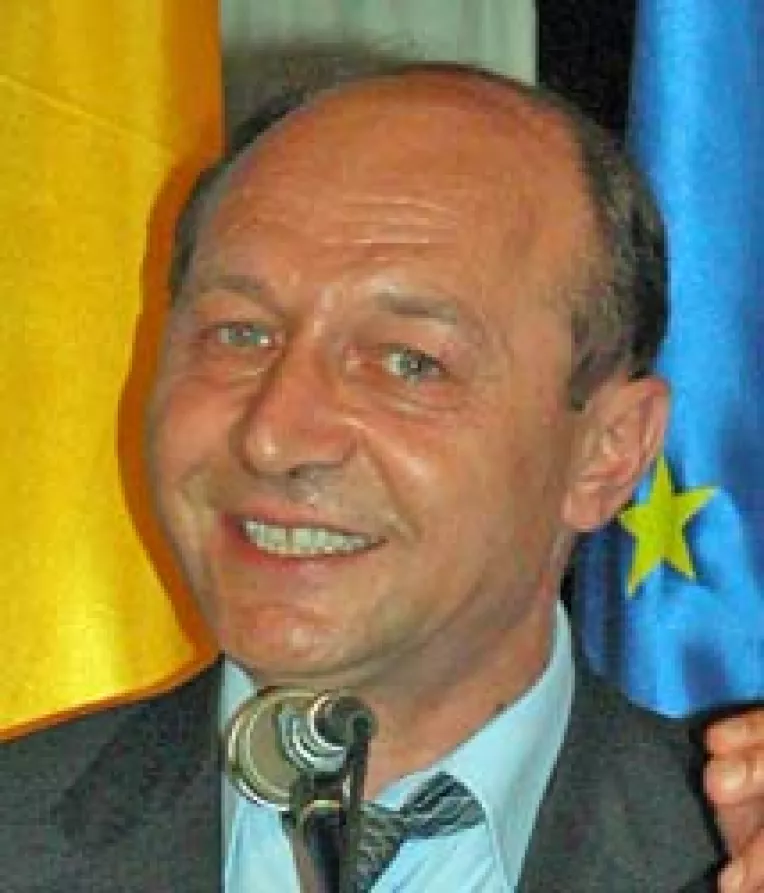 In gestionarea crizei aviare, Traian Basescu acuza de "brambureala"
