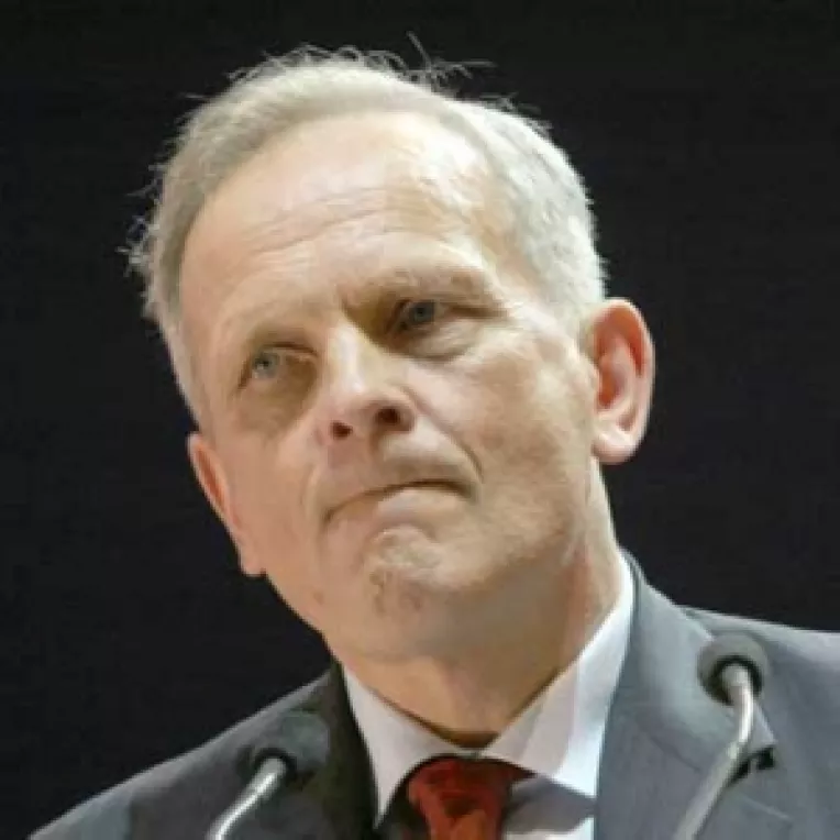 Inca un pol de dreapta