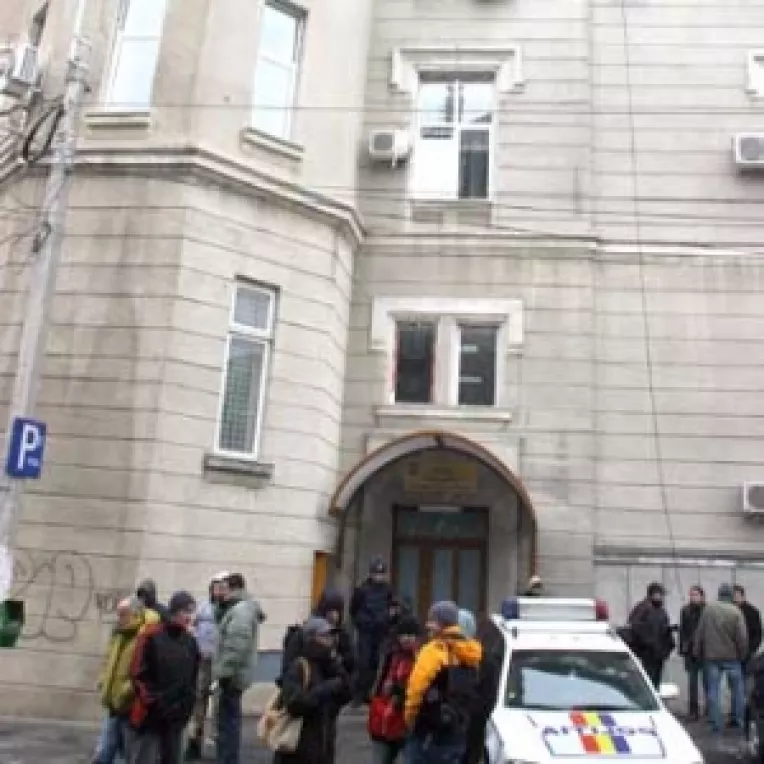 Inghesuiala la DNA in actiunea "valiza cu bani"