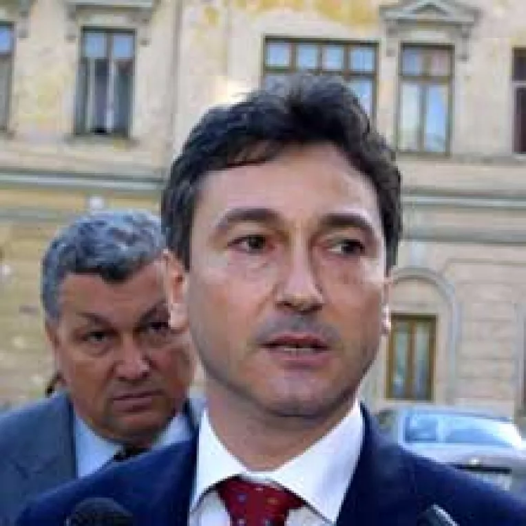 Inimaroiu, pus pe liber la partid