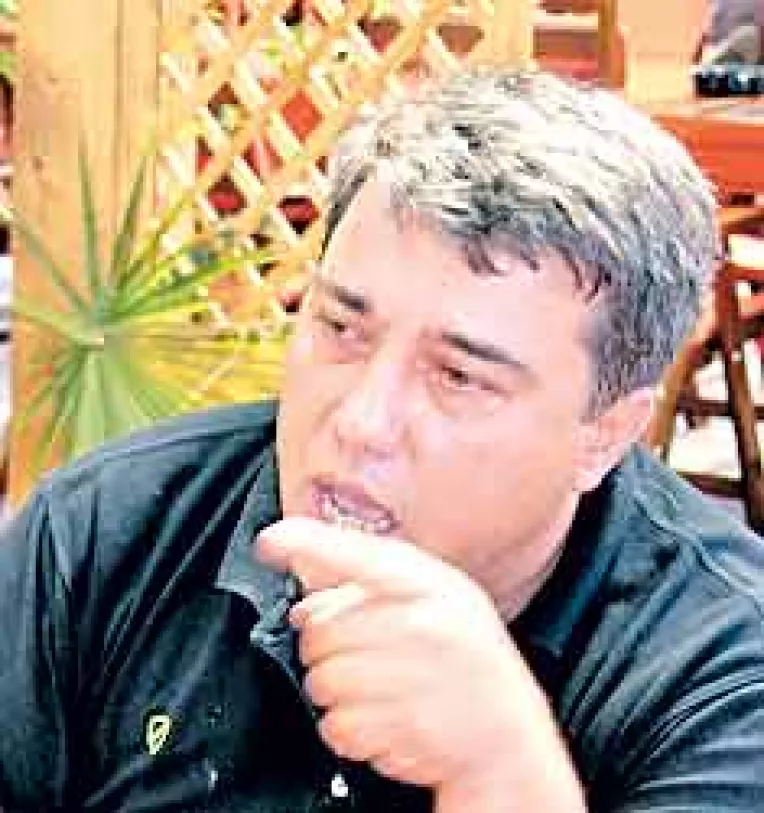 "Intreaga clasa politica este revoltata de atitudinea presedintelui "cinci minute"