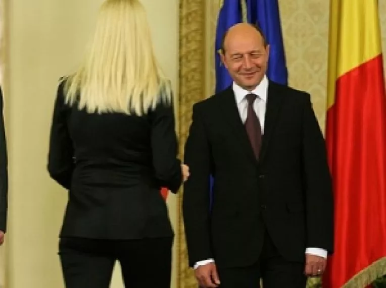 Ion Cristoiu spune de ce a schimbat macazul de la stanga la dreapta: "Pentru ca Traian Basescu este tot mai singur si mai haituit"