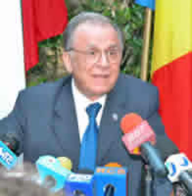 Ion Iliescu face un pas spre PUR