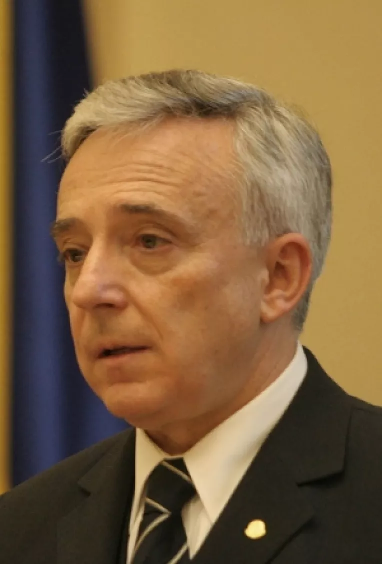 Isarescu este ferm: bancile trebuie sa se asigure ca garantia statului pentru Programul "Prima Casa" functioneaza imediat