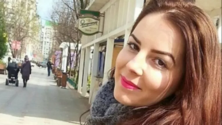 Jurnalista Alina Mohor, de 27 de ani, a fost gasita in patul sau fara suflare