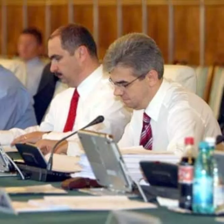 La delegatia Permanenta a PNL, ministrii liberali au primit vot de incredere
