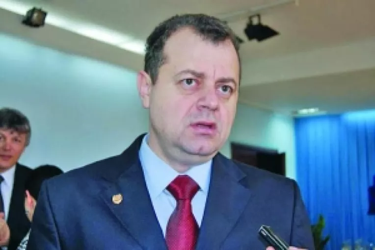 La intalnirea dintre liderii locali ai coalitiei de guvernamant, Banias a insistat ca Gigi Chiru sa fie numit la Inspectoratul in Constructii