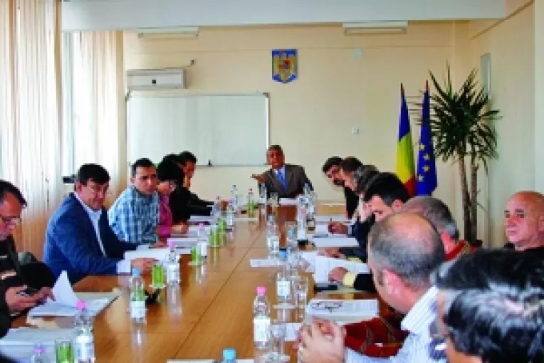 La Mangalia, Consilierii PSD merg la sedinta daca le da voie Tusac