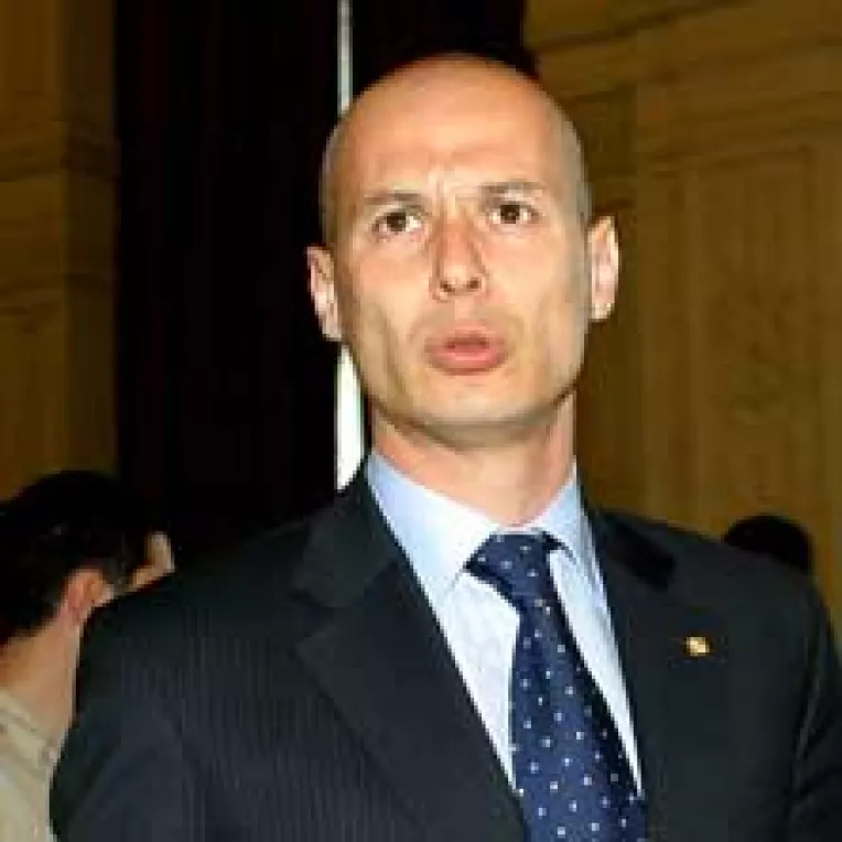 Liberalii asediaza Cotroceniul