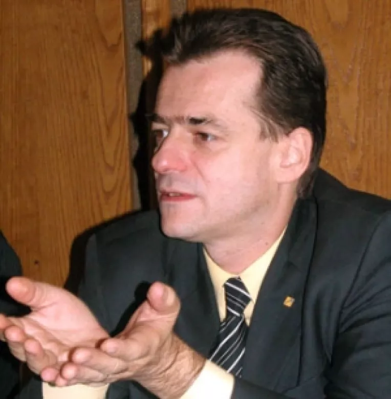 Liberalii nu mai mizeaza pe Ungureanu