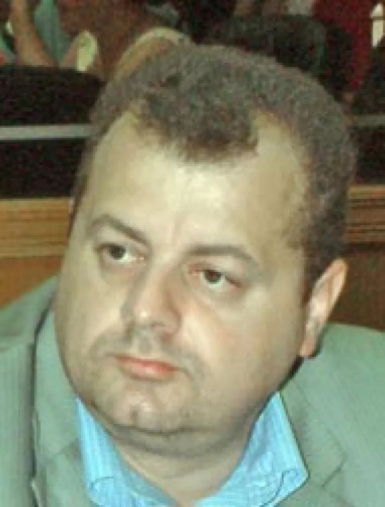 Liberalii se bat pe fotoliile lui Banias din Port, Branza de la ANR si Zeicu de la Canale