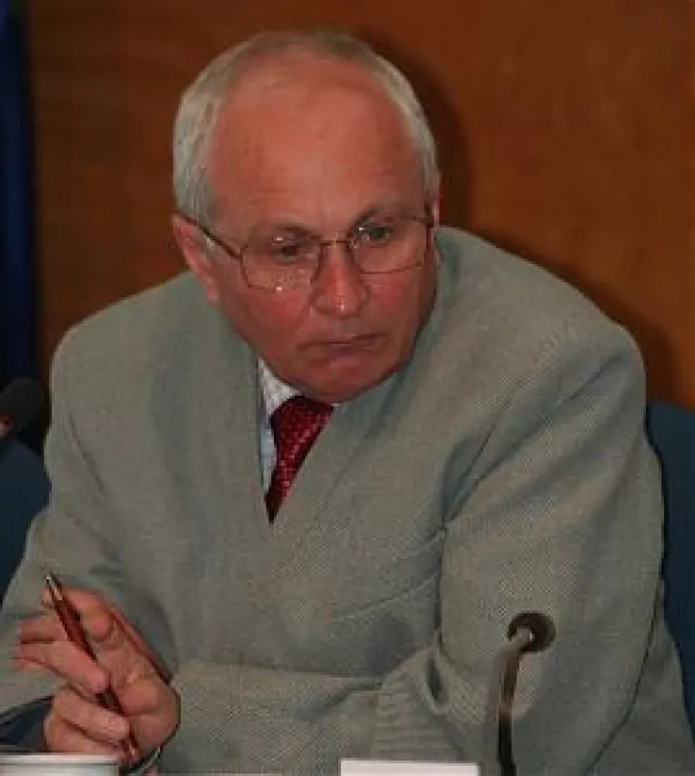 Liberalii si-au dat mana cu PD-L.