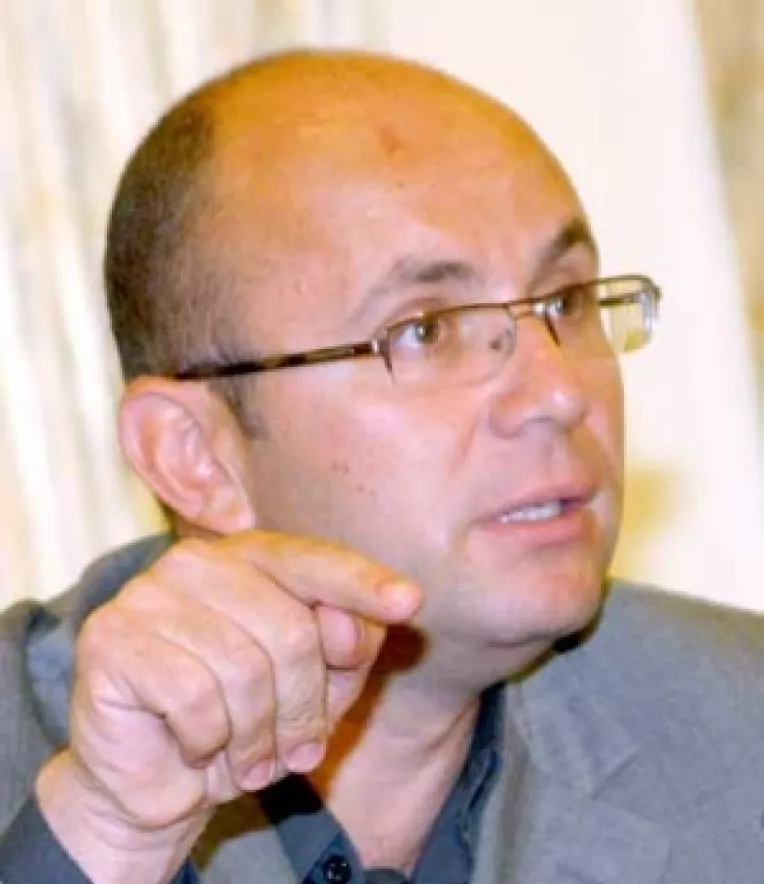 Liderii PIN au sarit cu parasuta