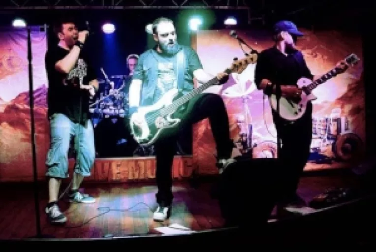 Membrii trupei Goodbye to Gravity cantau despre libertate si lupta impotriva coruptiei