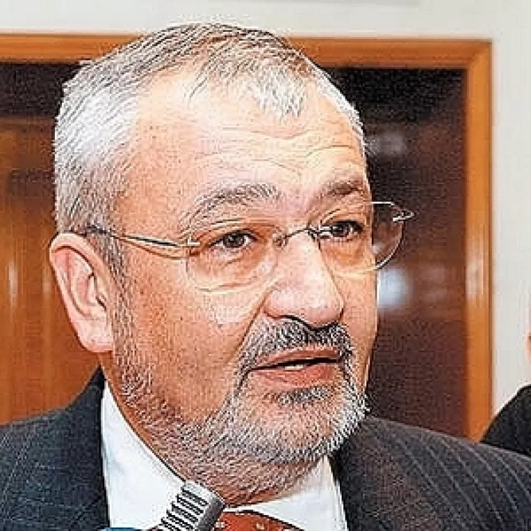 Ministrul de Finante, Sebastian Vladescu, se pronunta impotriva majorarii cu 100 de lei a punctului de pensie