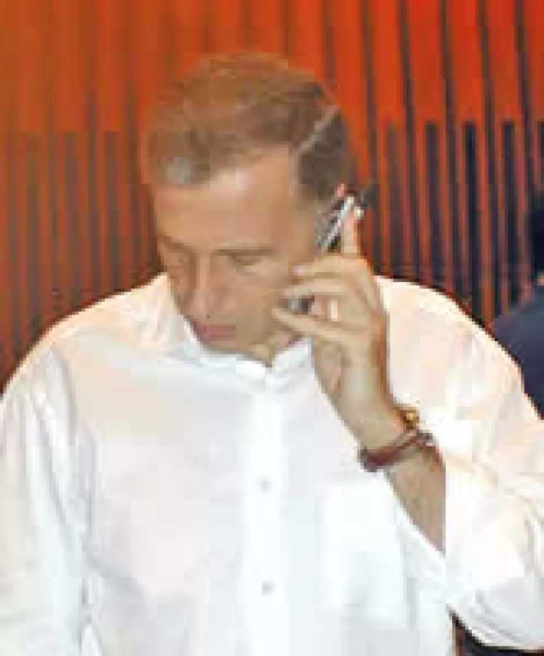 Mircea Geoana confunda social-democratia cu afacerile externe