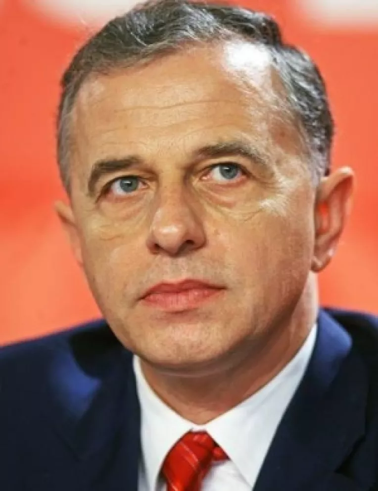 Mircea Geoana e din nou seful Comisiei de politica externa a Senatului