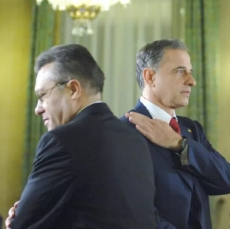 Mircea Geoana nu se retrage, desi se gandea sa-l lase pe Diaconescu succesor