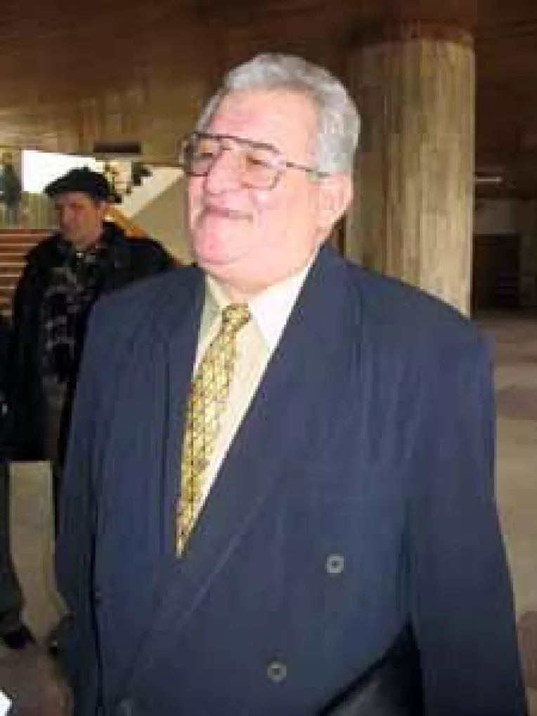 Mischie - partener de afaceri cu "parintele" blocurilor ANL din Tirgu Jiu