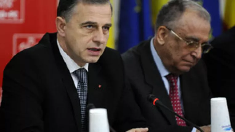 Misiuni militare straine: Iliescu si Geoana spun ca Romania ar trebui sa nu mai mearga orbeste