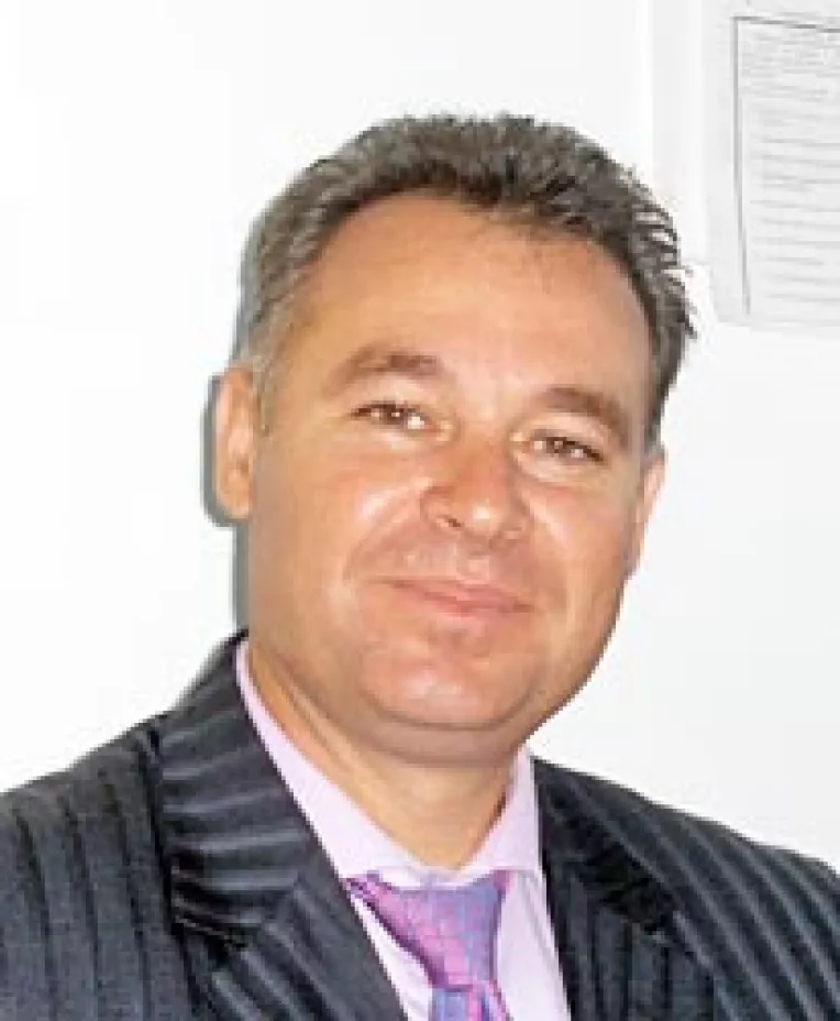 Moldovan se consulta cu cetatenii in privinta candidaturii